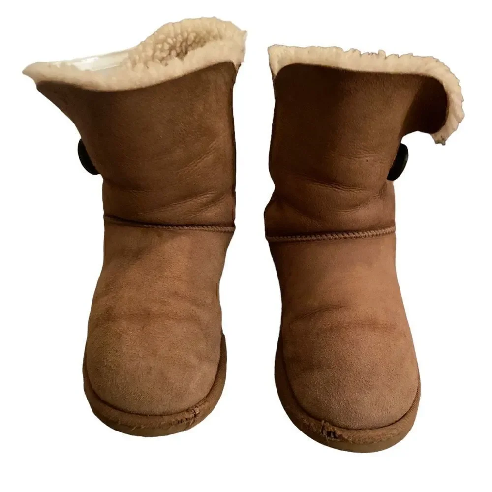 Ugg Short Bailey Button Boots Tan Size 8